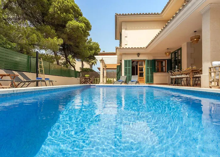 Martina Вілла *